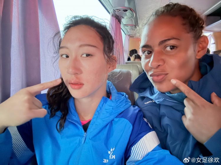 神勇！女足國門徐歡曬照，比賽中被球砸臉仍力保球門不失