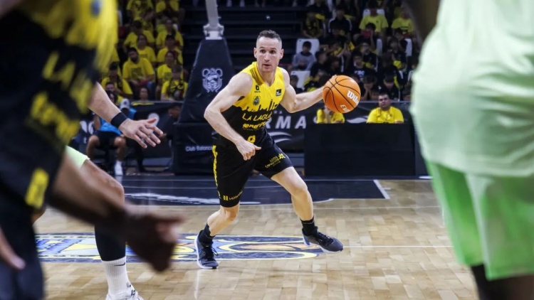 NBA初代老六，42歲進(jìn)入生涯巔峰？！