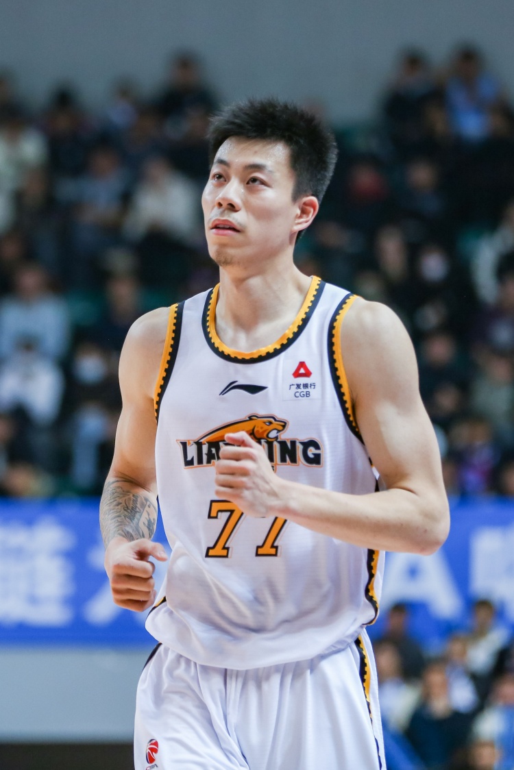 媒體人：張鎮(zhèn)麟、韓德君將因傷缺席今晚對陣北控的比賽