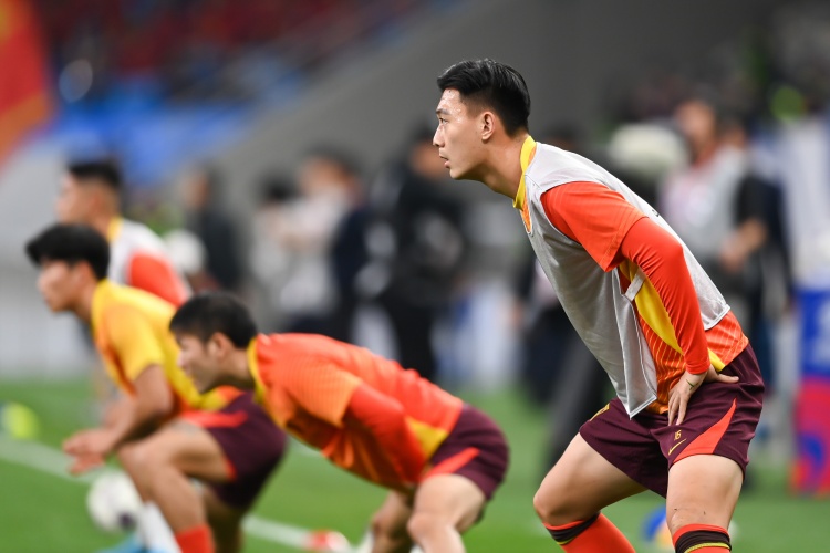 足球報：張玉寧、蔣圣龍均有不同程度傷病，伊萬未讓在熱身賽出場